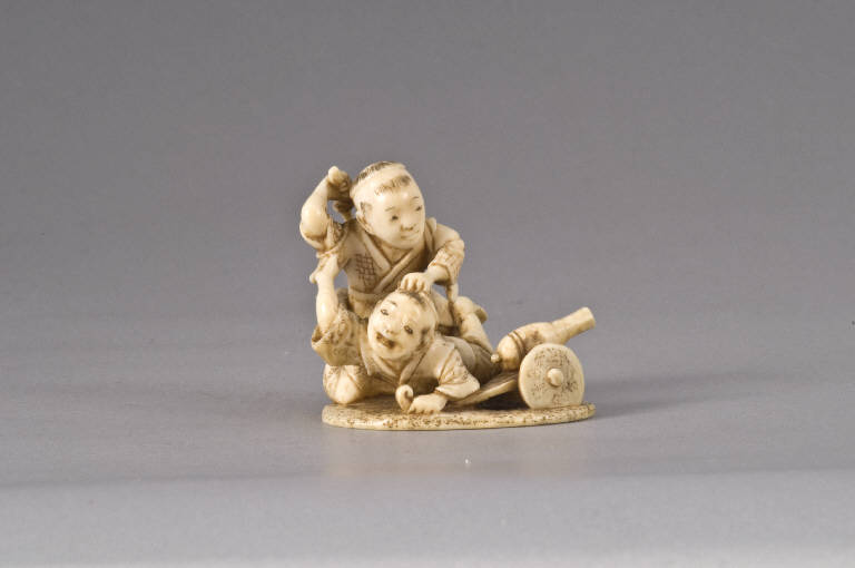 Due bambini che giocano, BAMBINI (scultura, opera isolata) di Gyokumin (ultimo quarto sec. XIX)