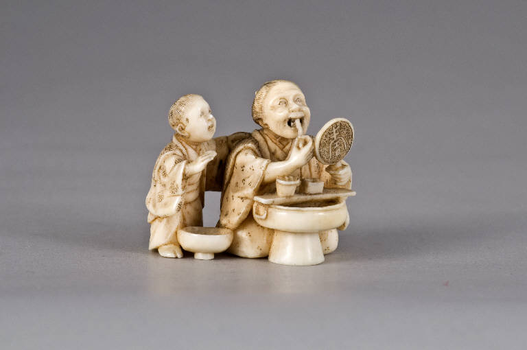 Donna che si annerisce i denti con bambino, DONNA, BAMBINO (scultura, opera isolata) di Gyokushin (ultimo quarto sec. XIX)