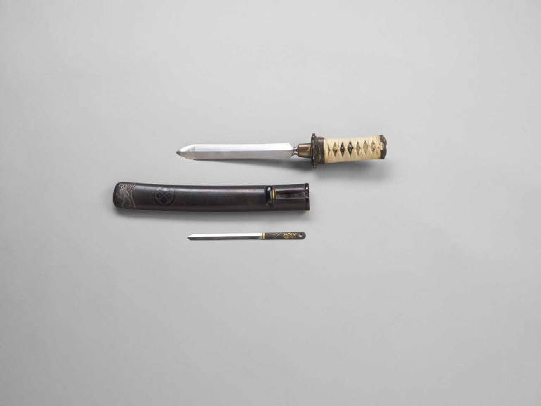 Stemma gentilizio (fodero di pugnale) - manifattura giapponese (secc. XVIII/ XIX)