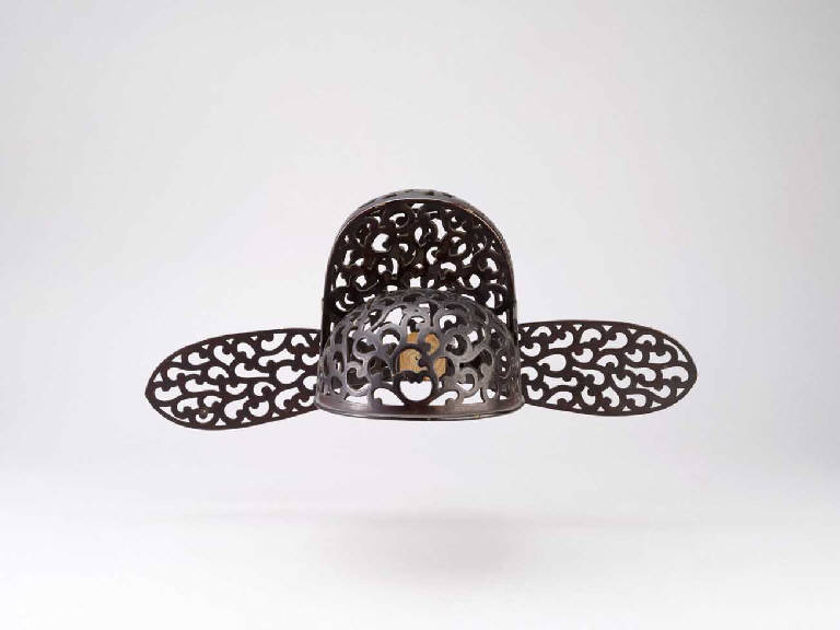 Motivi decorativi vegetali (copricapo) - manifattura giapponese (sec. XIX)