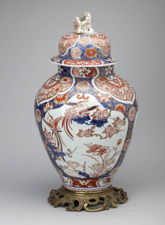 Motivi decorativi vegetali, Uccelli (vaso) - manifattura giapponese, manifattura europea (seconda metà secc. XVII/ XVIII, sec. XVIII)