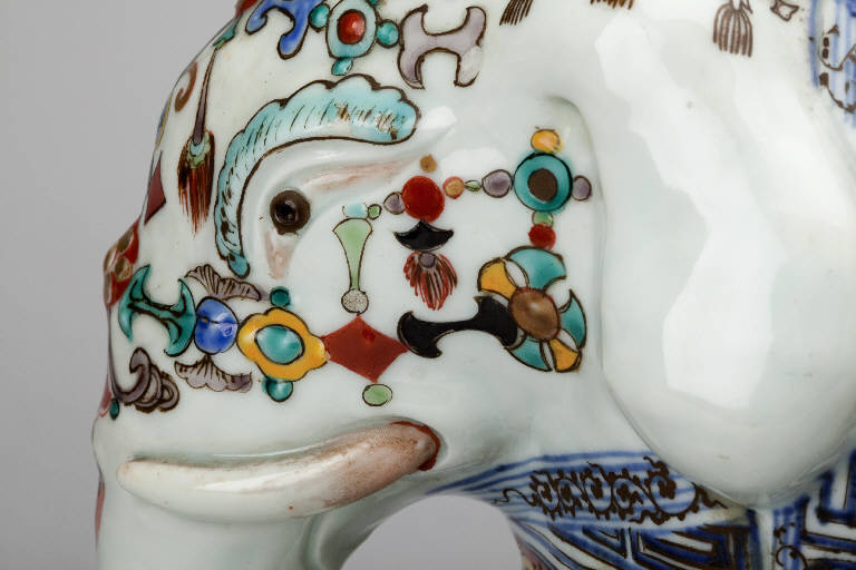 Motivi decorativi vegetali, Uccelli, Elefante, Motivi decorativi geometrici (fioriera) - manifattura giapponese (secc. XVIII/ XIX)