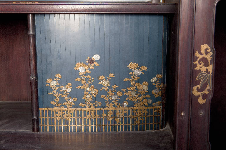 Motivi decorativi vegetali (scaffale) - manifattura giapponese (ultimo quarto sec. XIX)