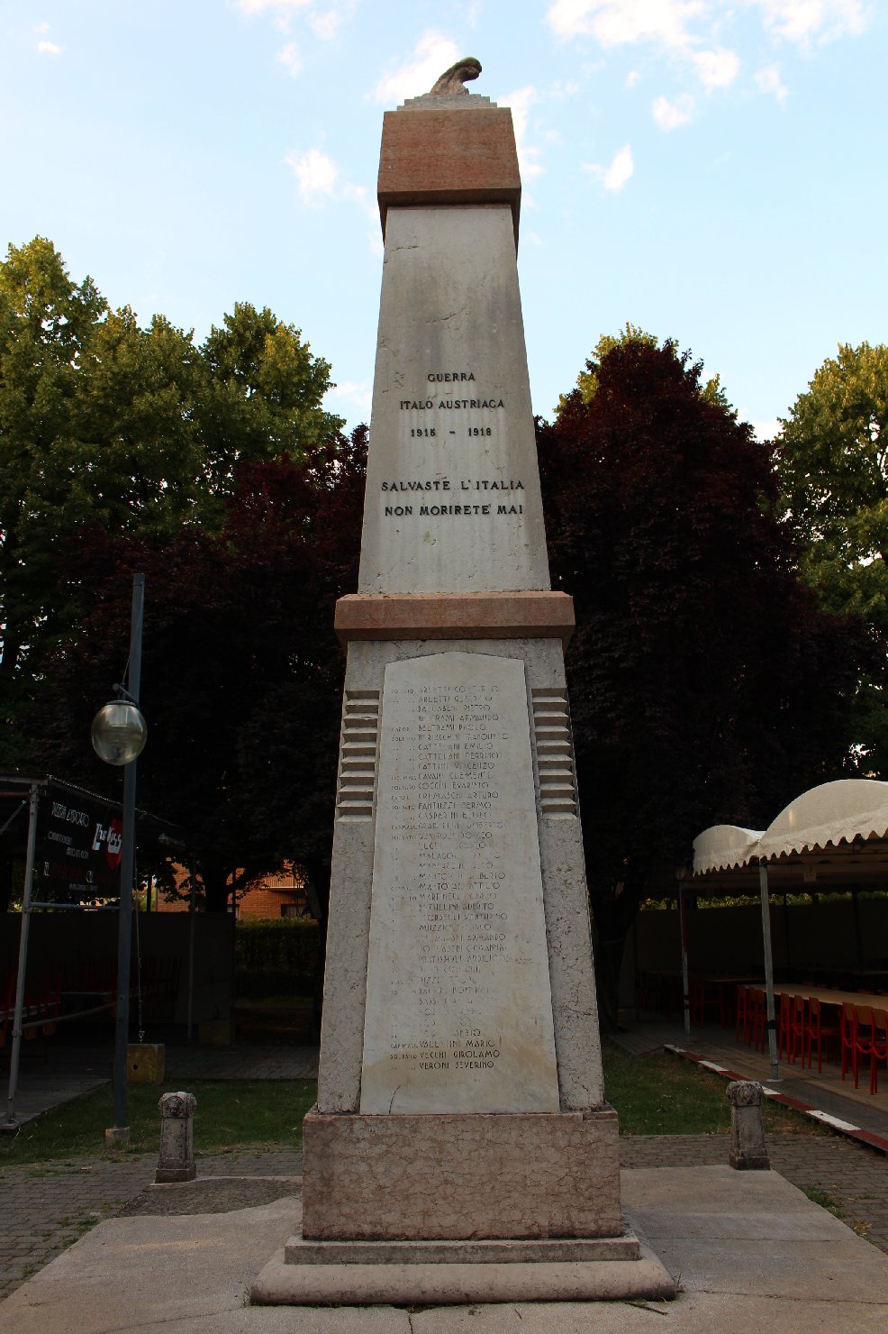 monumento ai caduti - ad obelisco - bottega modenese (sec. XX, sec. XX)