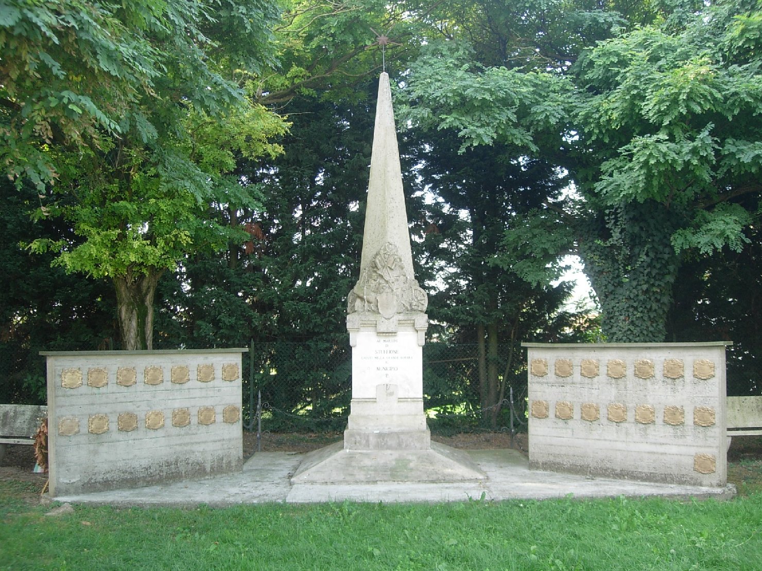 tropaion (monumento ai caduti - ad obelisco) - ambito modenese (sec. XX)