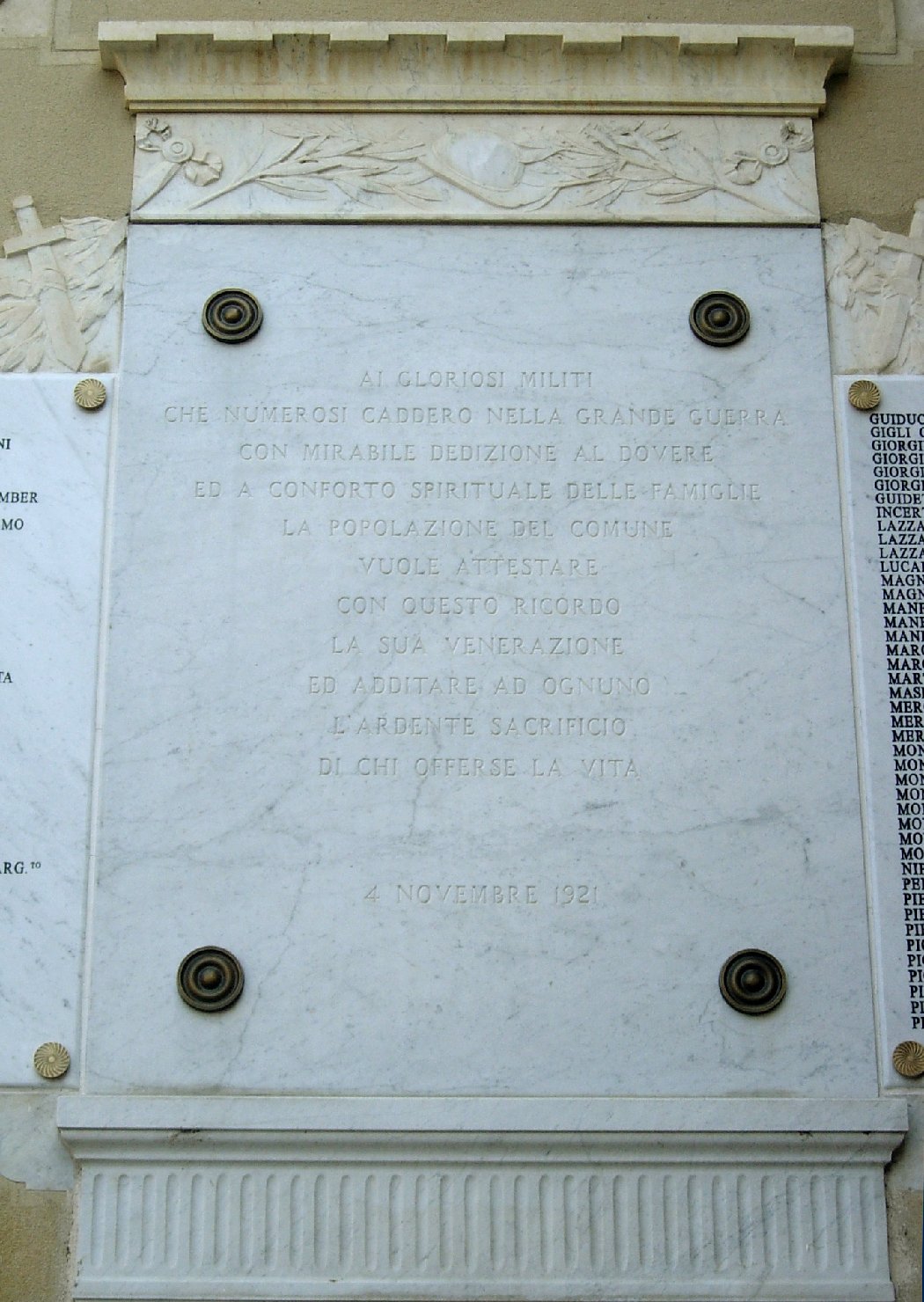 allegoria della Vittoria come aquila (monumento ai caduti - a lapide) - ambito reggiano (sec. XX)