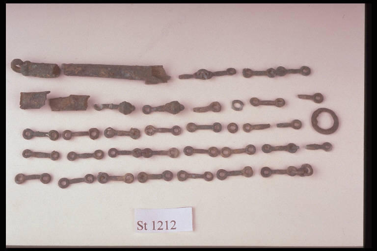 pendaglio - cultura di Golasecca (terzo quarto sec. VI a.C)