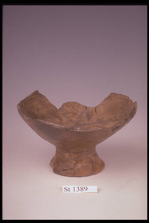 coppa troncoconica - cultura di Golasecca (sec. V a.C)