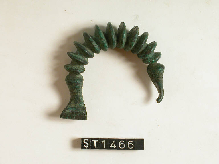 fibula a grandi coste - cultura di Golasecca (sec. VII a.C)