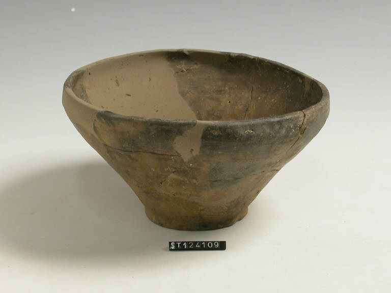 ciotola troncoconica - cultura di Golasecca (sec. VII a.C)