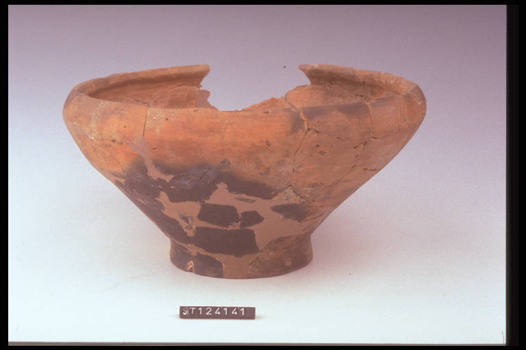 coppa troncoconica - cultura di Golasecca (secc. VIII/ VII a.C)