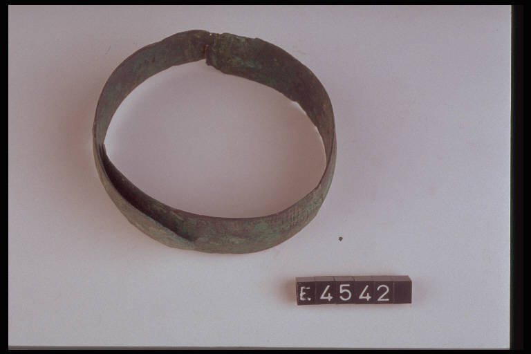 armilla a nastro - cultura di Golasecca (sec. VI a.C)