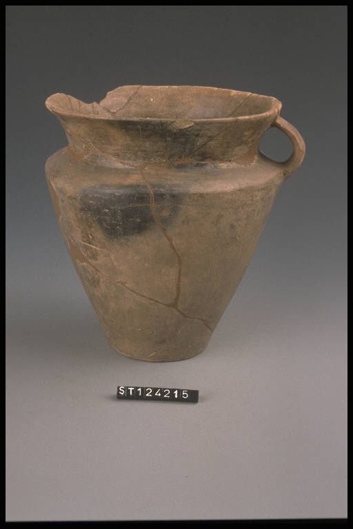 boccale situliforme - cultura di Golasecca (prima metà sec. VI a.C)