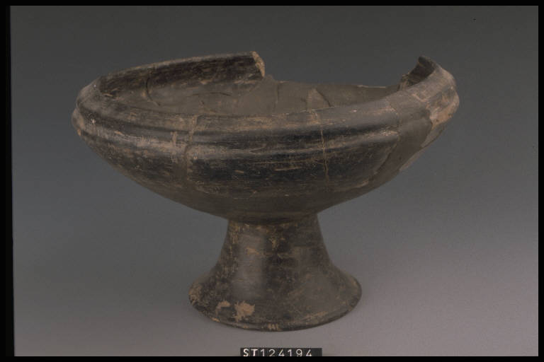 coppa troncoconica - cultura di Golasecca (prima metà sec. VI a.C)