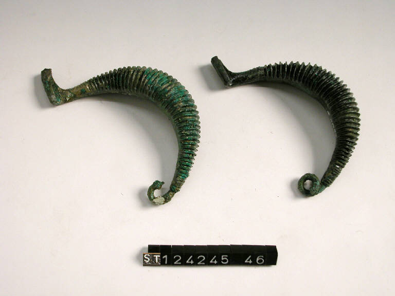 fibula a sanguisuga - cultura di Golasecca (terzo quarto sec. VI a.C)