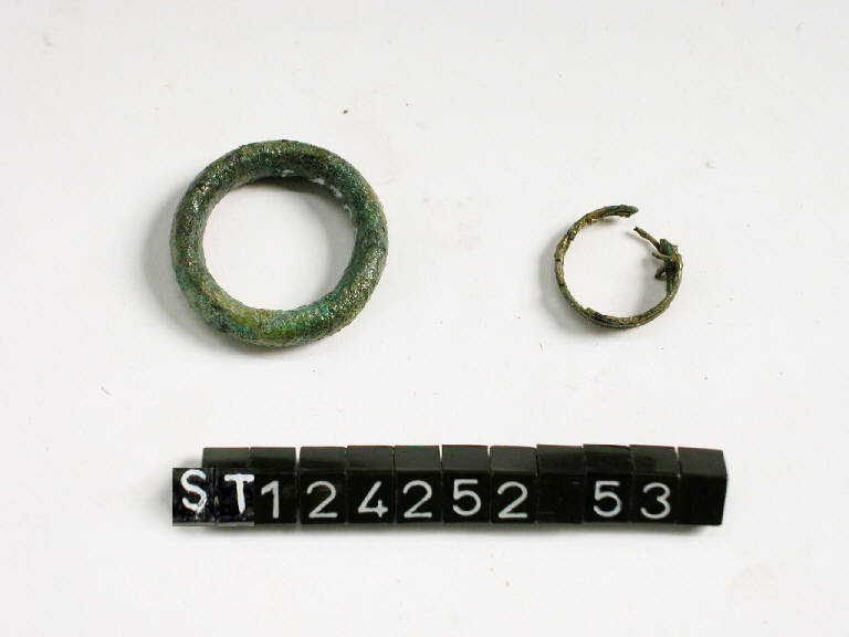 anello a spirale - cultura di Golasecca (terzo quarto sec. VI a.C)