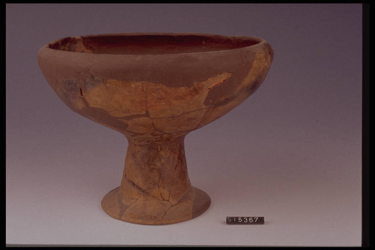 coppa su alto piede - cultura di Golasecca (sec. VII a.C)