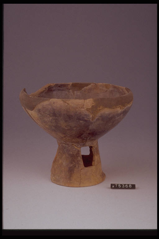 coppa troncoconica - cultura di Golasecca (sec. VII a.C)