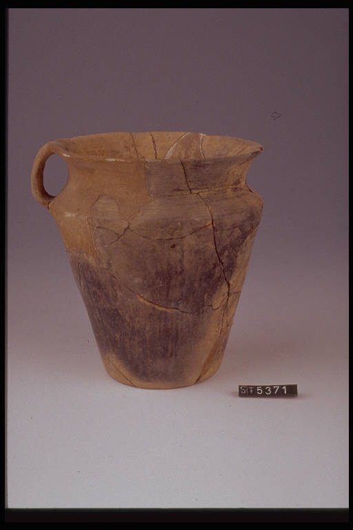 boccale situliforme - cultura di Golasecca (sec. VII a.C)