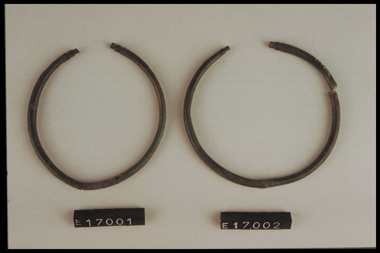 armilla a capi aperti - cultura di Golasecca (fine/ inizio secc. VI/ V a.C)