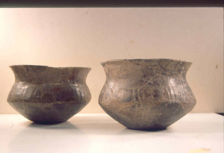 urna biconica - Cultura di Canegrate (sec. XIII a.C)