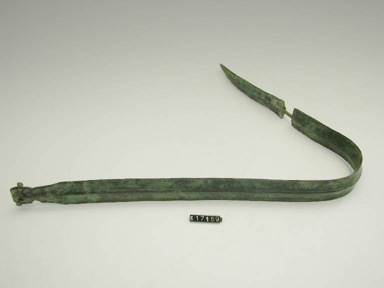 spada, Tipo Ello Oggiono - periodo di età del Bronzo (sec. XIV a.C)
