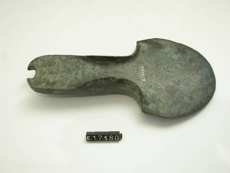 ascia ad alette, tipo Ello - periodo di età del Bronzo (sec. XIV a.C)