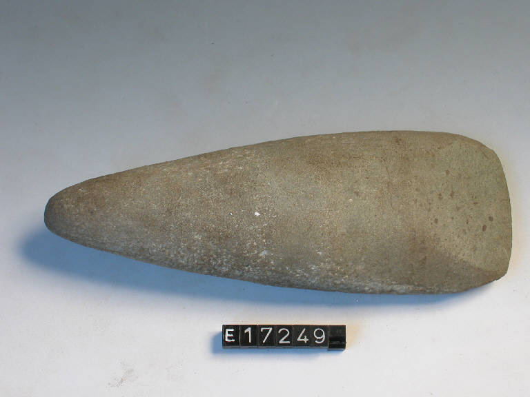 accetta - cultura della Lagozza (secc. XXX/ XXVI a.C)