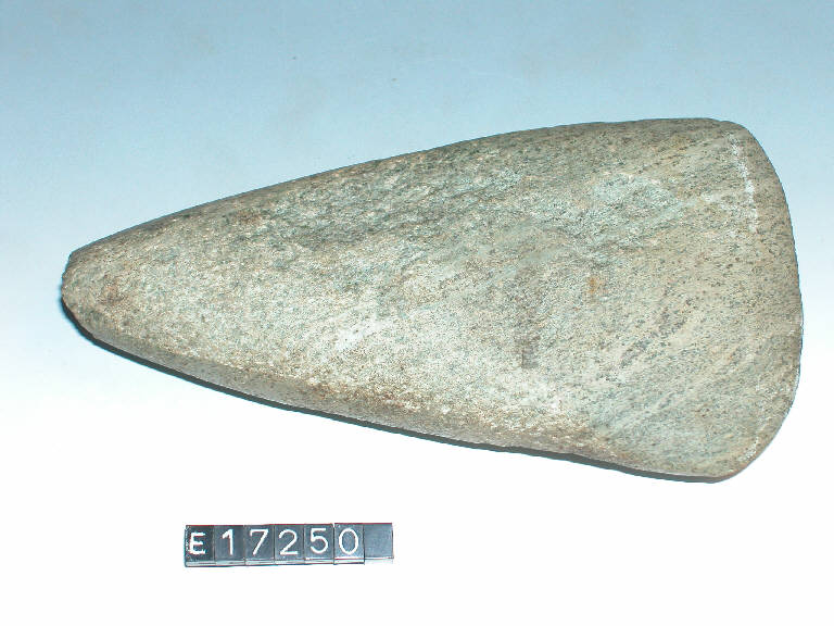 accetta - cultura della Lagozza (secc. XXX/ XXVI a.C)