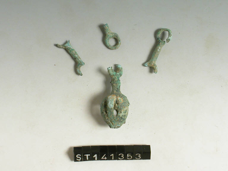 pendaglio a melograno - cultura di Golasecca (secc. VI/ V a.C)