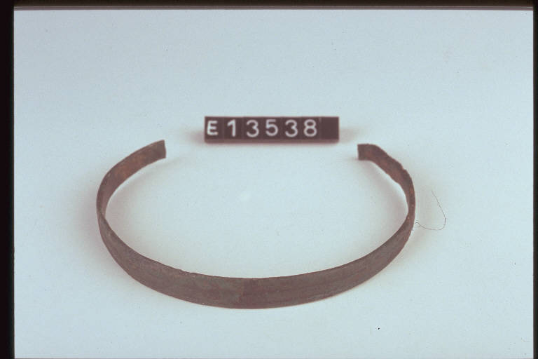 armilla - cultura di Golasecca (fine/ inizio secc. VI/ V a.C)