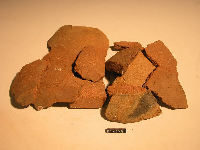 urna - produzione romana (secc. I/ IV d.C)
