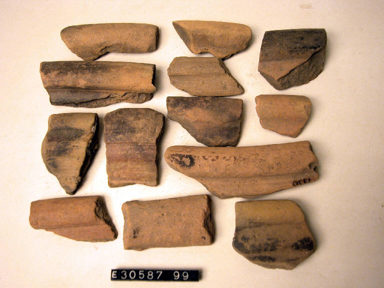 mortaio (orlo di), DE MARINIS / tipo A1 - cultura di Golasecca (secc. V/ IV a.C)