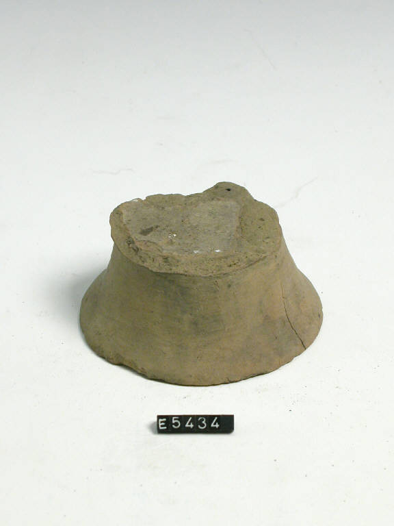 piede di coppa - cultura di Golasecca (sec. VII a.C)