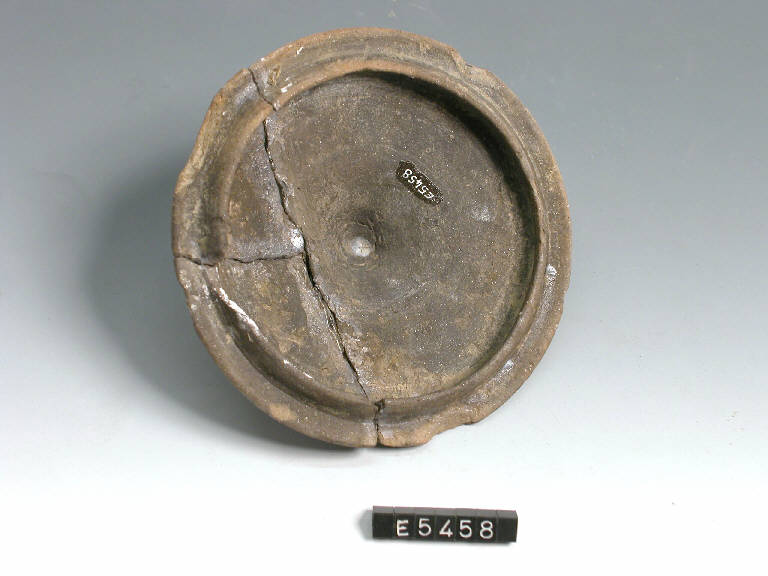 coperchio con presa sagomata - cultura La Tène (secc. II/ I a.C)