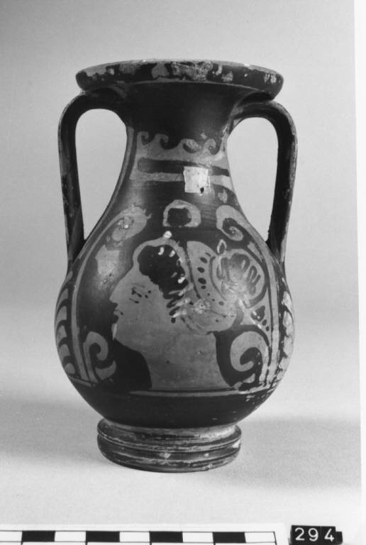 pelike - ambito apulo (terzo quarto sec. IV a.C)