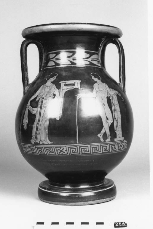 pelike - ambito apulo (secondo quarto sec. IV a.C)