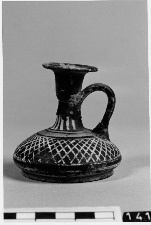 lekythos - ambito apulo indigeno (seconda metà sec. IV a.C)