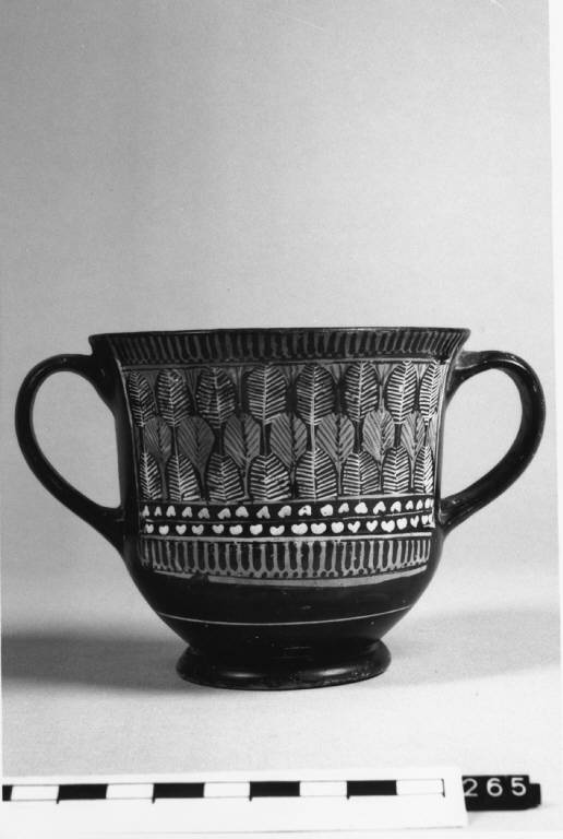 kantharos - ambito apulo indigeno (prima metà sec. IV a.C)