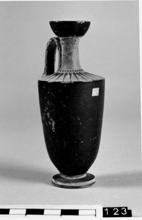 lekythos - ambito attico (prima metà sec. V a.C)