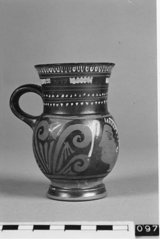 oinochoe a bocca rotonda, Morel 5314f1 - ambito apulo (ultimo quarto sec. IV a.C)