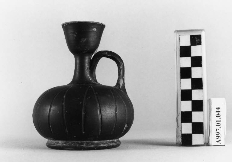 lekythos, Morel 5411 - ambito apulo (sec. IV a.C)