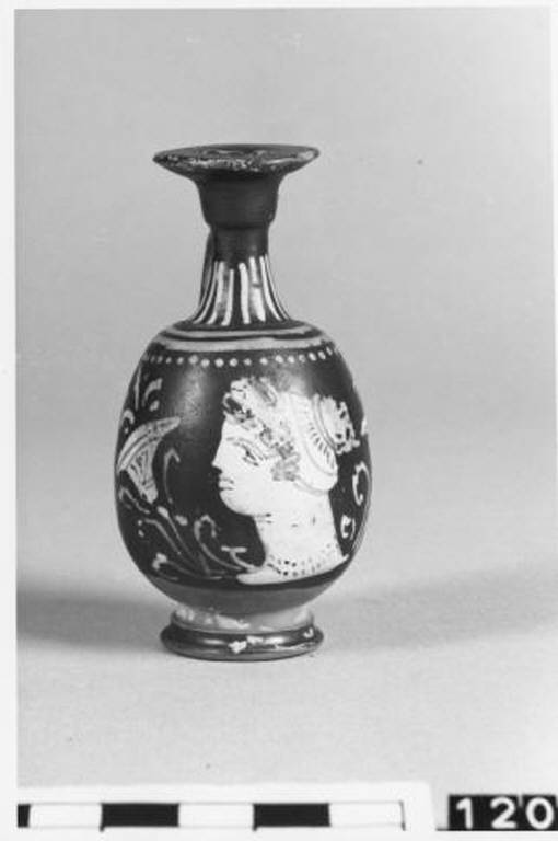 lekythos, Pianu 2 - ambito apulo (terzo quarto sec. IV a.C)