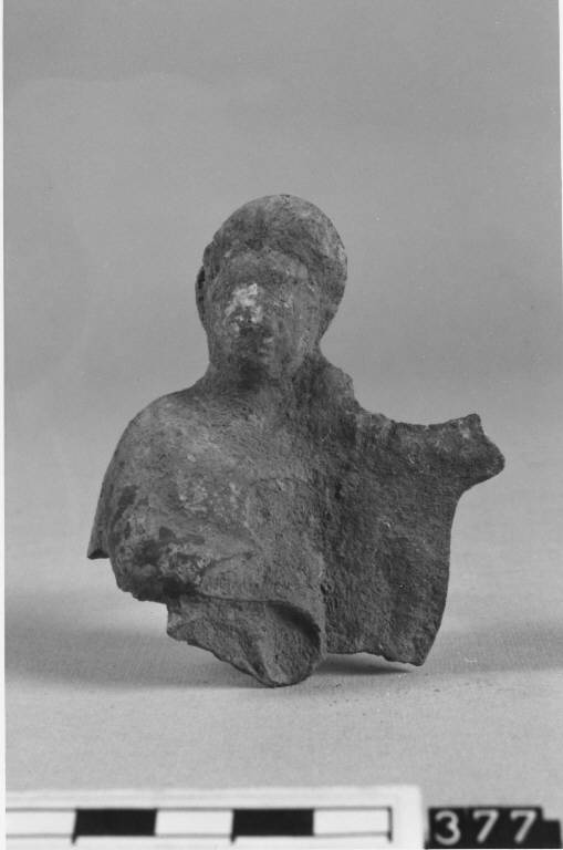 Busto di suonatrice (statuetta) - produzione magno-greca (fine/ inizio secc. IV/III a.C)