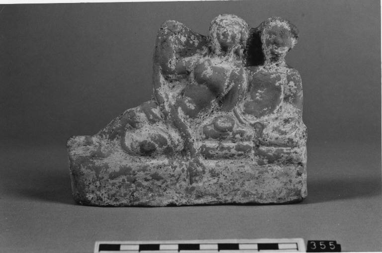 gruppo statuario - produzione apula (seconda metà sec. IV a.C)