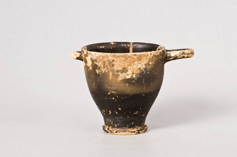 skyphos, Serie Morel 4373 (prima metà sec. IV a.C)
