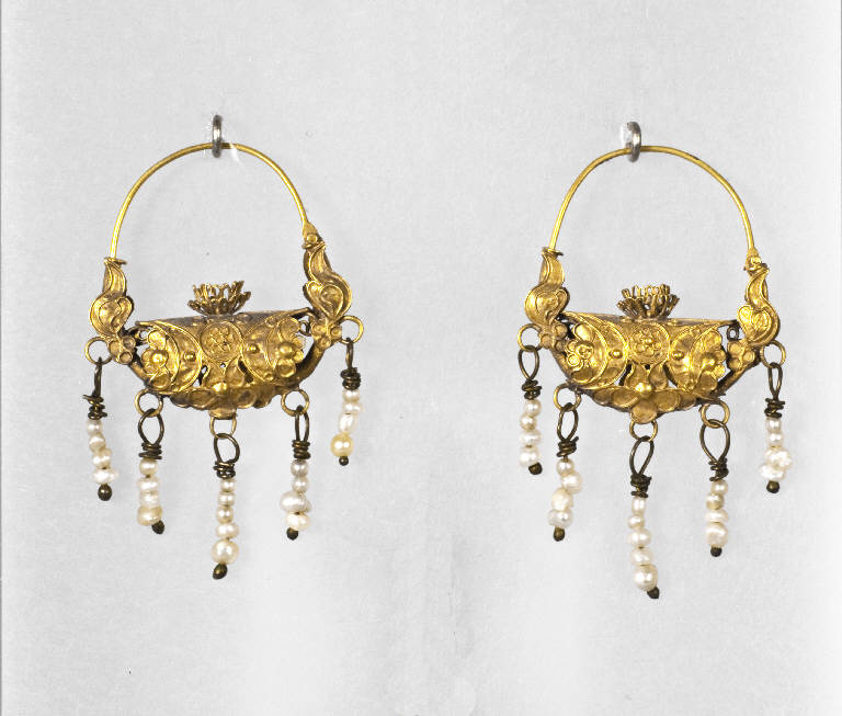 orecchini (secc. IV/ III a.C)