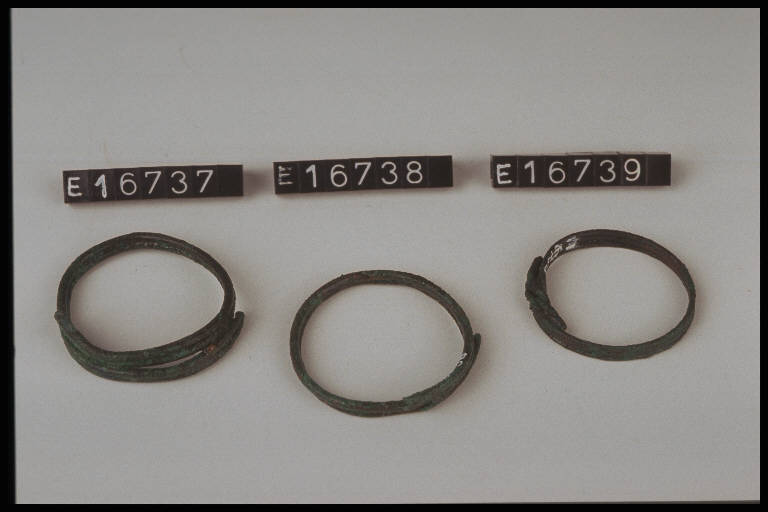 orecchino - cultura di Golasecca (secc. VIII/ V a.C)