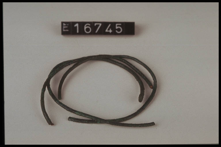 orecchino - cultura di Golasecca (secc. VIII/ V a.C)