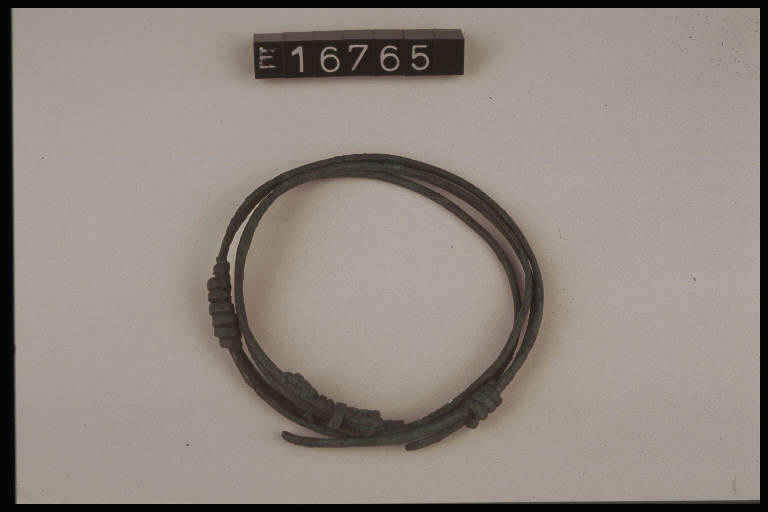 orecchino - cultura di Golasecca (secc. VIII/ V a.C)